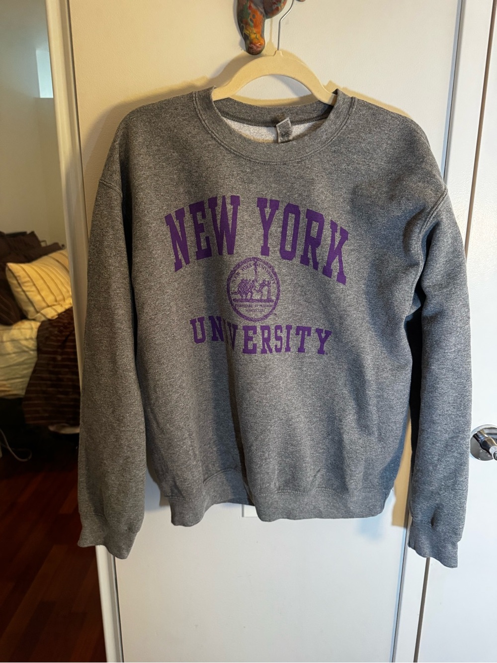 NYU New York University Crewneck Sweatshirt Gray Purple Logo Size M